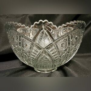 Vintage McKee "Prescut" Sunburst Pattern Punch Bowl 9" Heavy Glass Centerpiece
